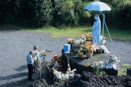 oratoire_vierge_au_parasol_couple.jpg